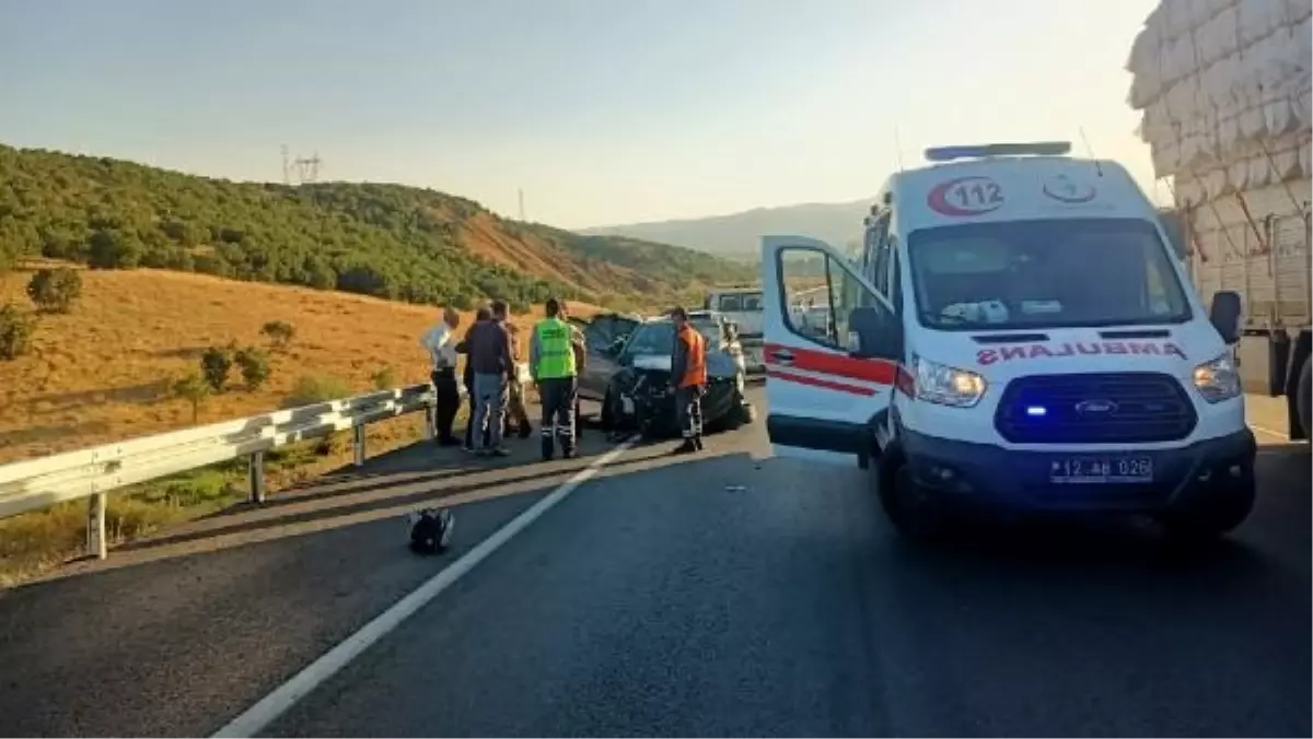 Bingöl de Otomobiller Kafa Kafaya Çarpıştı 1 Ölü 2 Yaralı Haberler