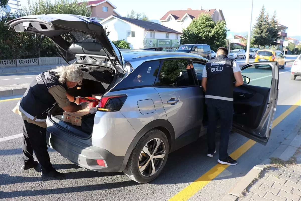 Bolu da polis ekipleri okul çevrelerinde denetim yaptı Haberler