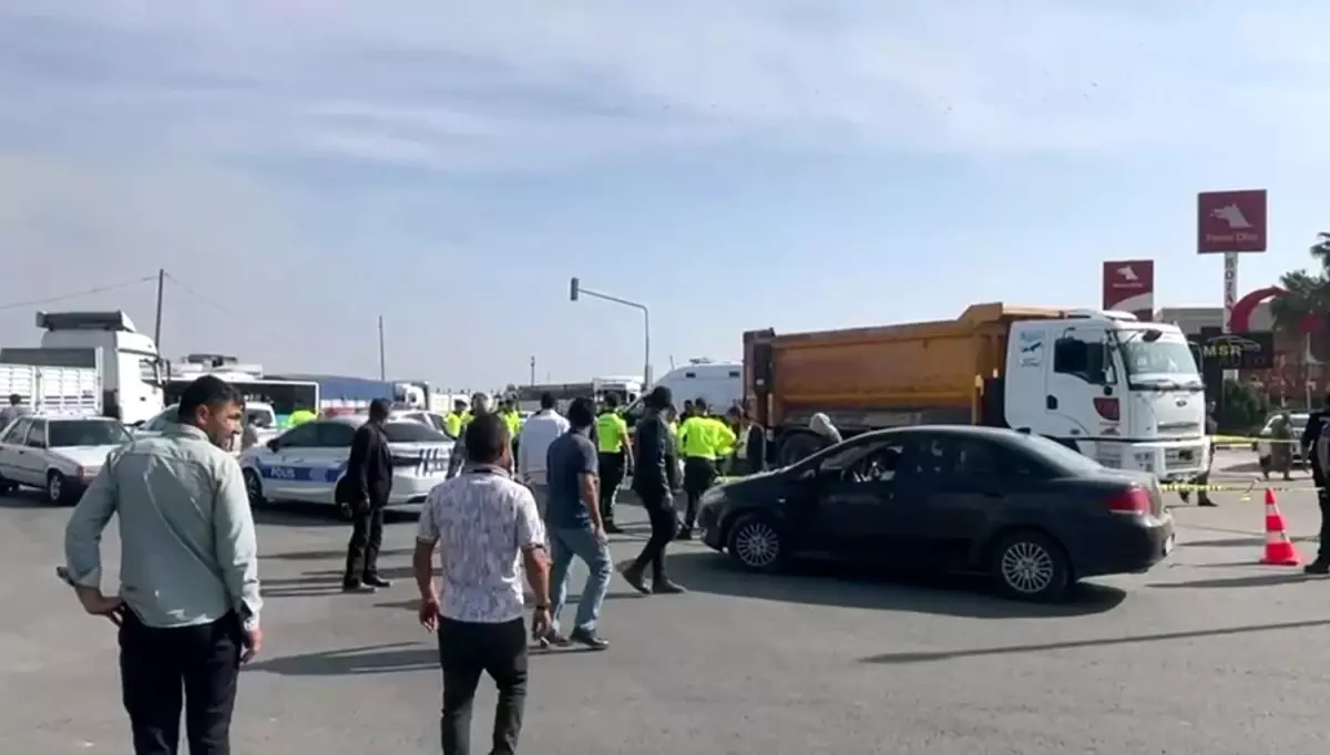 Şanlıurfa da Kamyonun Çarptığı Motosiklet Sürücüsü Hayatını Kaybetti