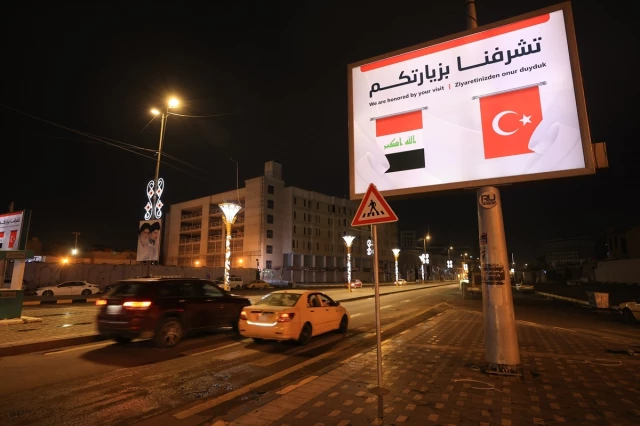 بغداد وأربيل تتزين بالأعلام التركية قبيل زيارة أردوغان