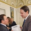 وزير الخارجية الإسباني يطلع على كتاب 