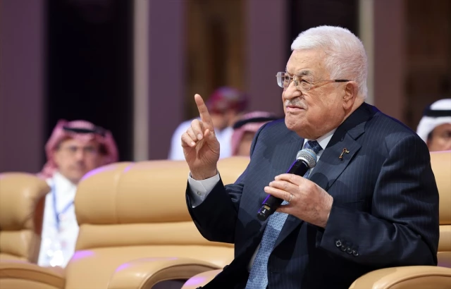 عباس يبدي مخاوفه من ترحيل إسرائيل فلسطينيي الضفة للأردن