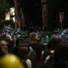 Полиция в Грузии оттеснила протестующих от здания парламента