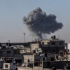 قصف مدفعي إسرائيلي يستهدف مبان سكنية وسط مدينة رفح