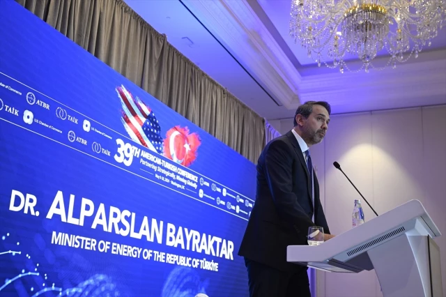 وزير تركي: أنقرة وواشنطن مستعدتان للتعاون في مجالي الطاقة والتعدين