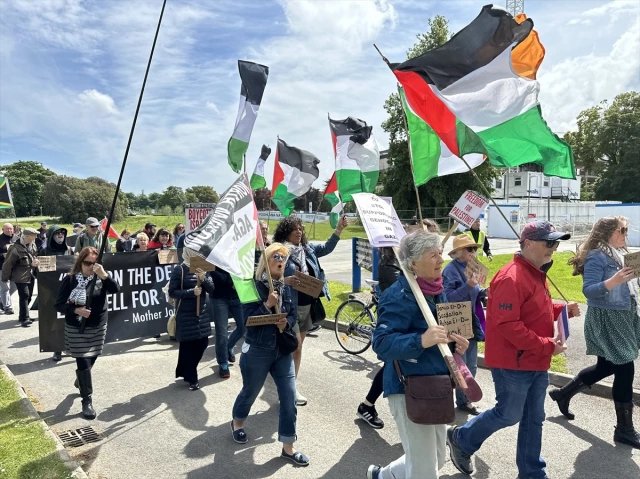 أيرلندا.. مظاهرة داعمة لطلاب معتصمين بجامعة دبلن من أجل فلسطين
