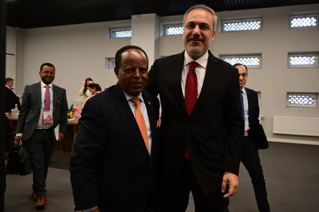 وزير الخارجية التركي يلتقي نظيريه الإثيوبي والبيلاروسي