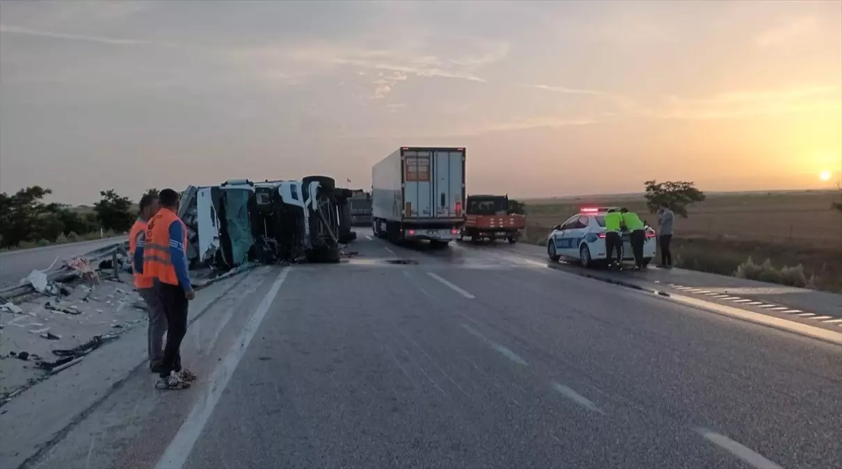 Konya Da Meydana Gelen Trafik Kazalar Nda Ki I Yaraland Haberler