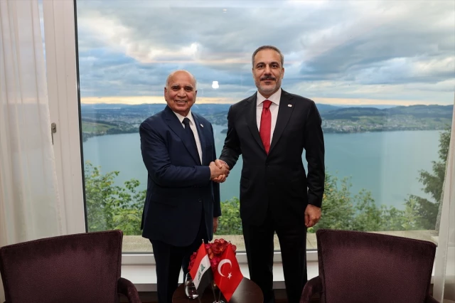 وزير الخارجية التركي يلتقي نظيره العراقي في سويسرا