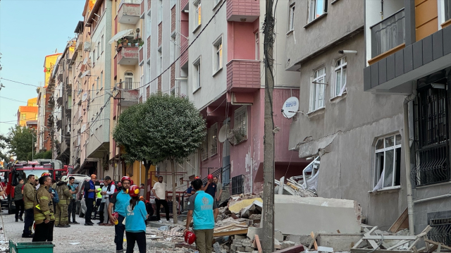 انهيار مبنى مكون من 7 طوابق في باهتشلي ايفلر! تم إخلاء المنازل المحيطة، وهناك بيان من محافظة اسطنبول