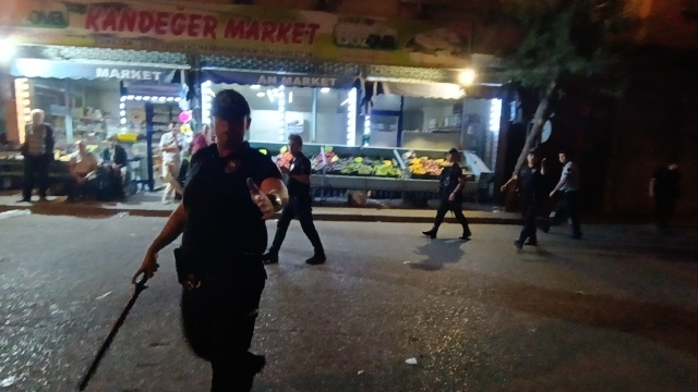 Tension with Syrians in Gaziantep! Crowds attacked businesses and vehicles