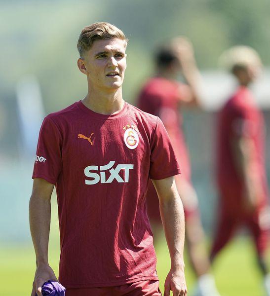 Galatasaray's new signing Elias Jelert will not be able to play in the Super Cup match