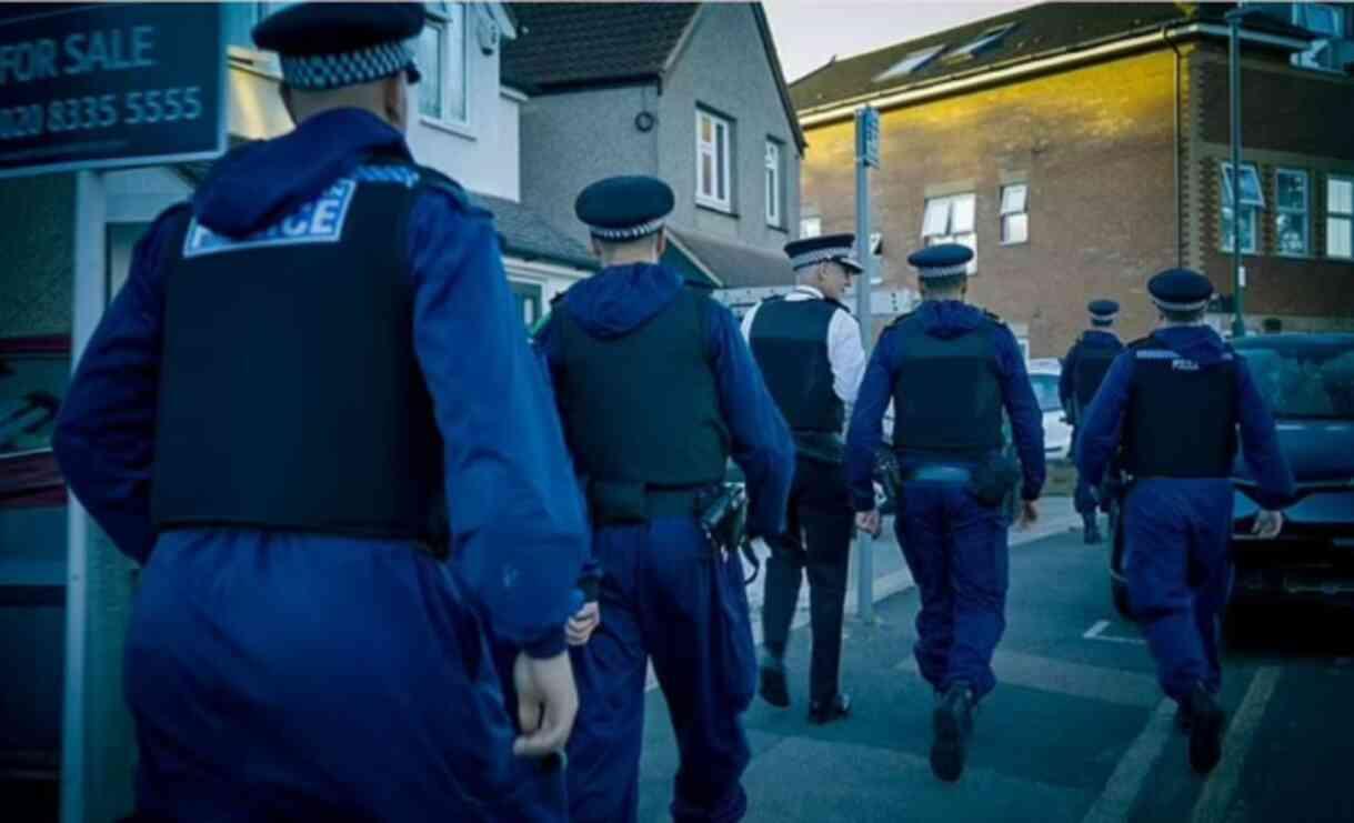 Police in the UK have started to arrest individuals involved in acts of violence through dawn raids