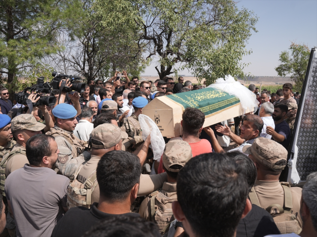 The grave of 8-year-old Narin! She would have started school today if she were alive