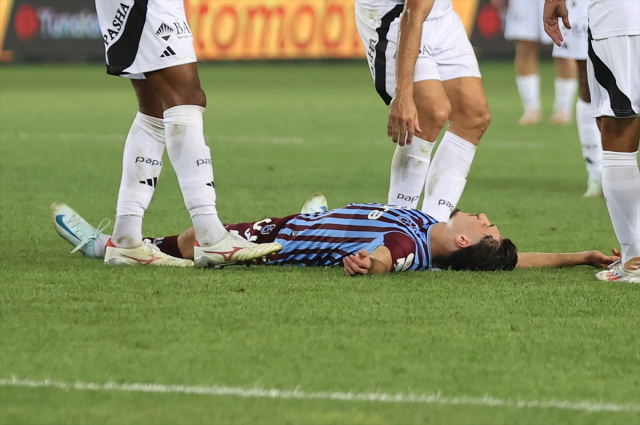 Frightening injury in Trabzonspor! Cihan Çanak leaves the field on a stretcher