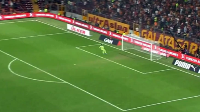 Even Galatasaray fans applauded! Furkan Soyalp beats Muslera from midfield