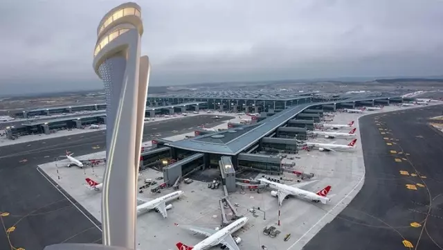 İstanbul Havalimanı, Avrupa'nın yine zirvesinde.  
Стамбульский аэропорт снова на вершине Европы.