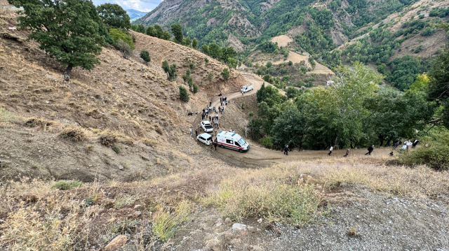 They were going to the funeral! The vehicle carrying the martyr's relatives overturned into the ditch