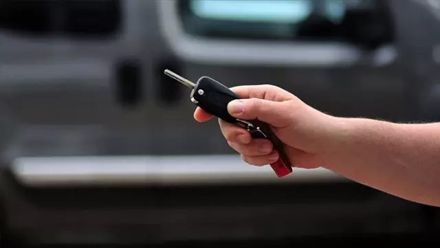 A secure payment system for second-hand car sales is starting.