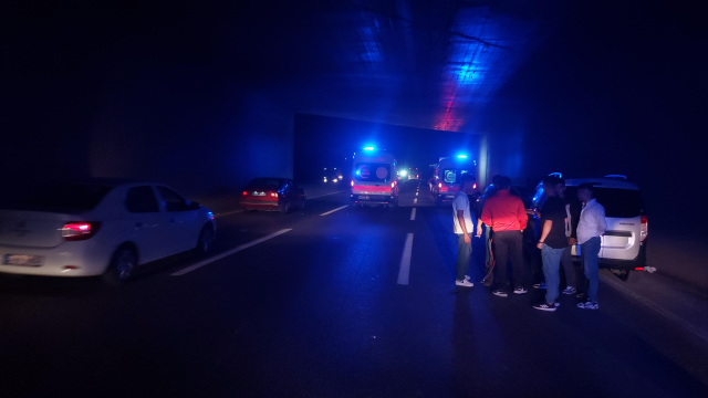 Life-and-death situation in the tunnel: 4 people from the same family trapped inside the vehicle