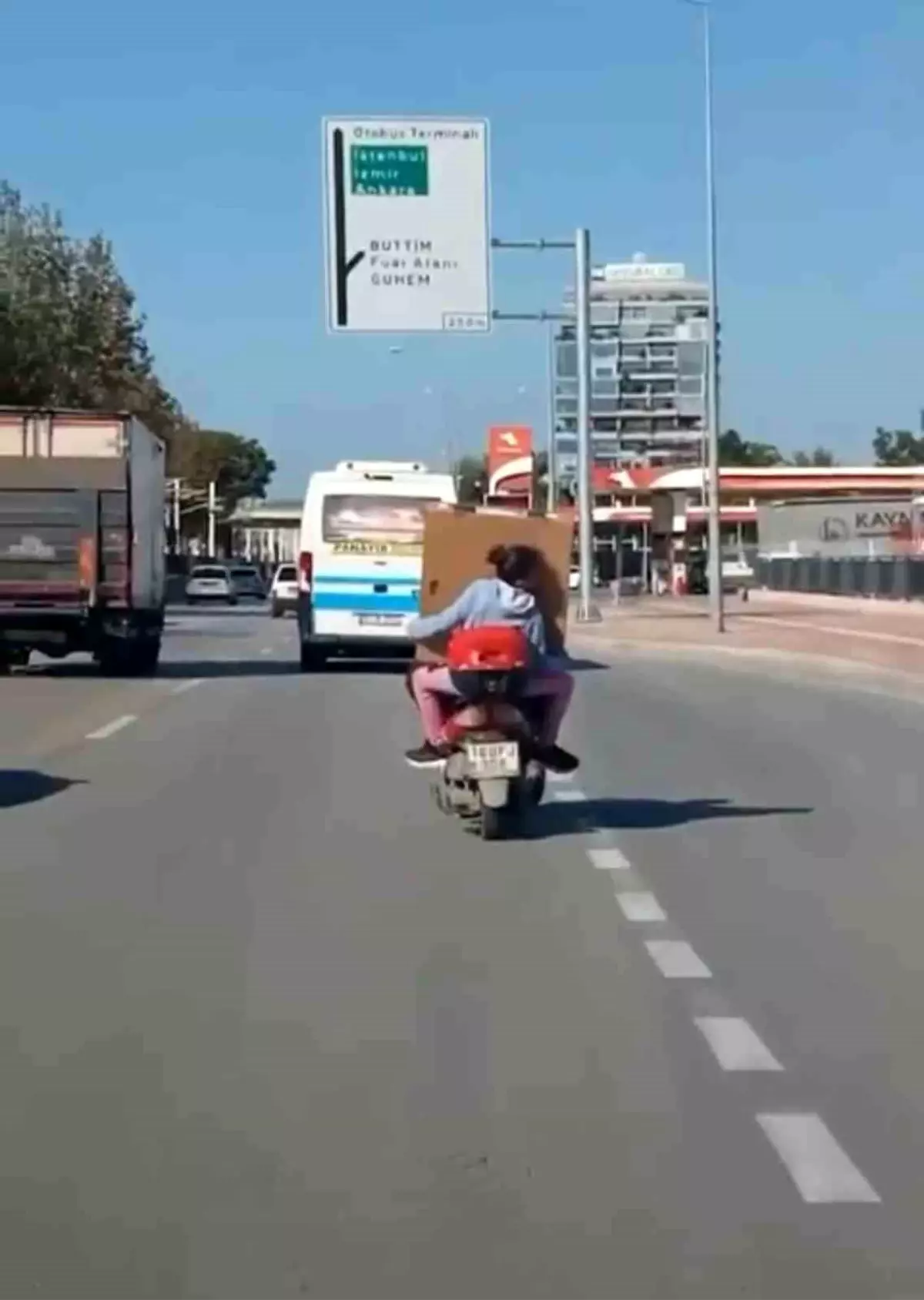 Bursa Da Kask Z Motosiklet Yolculu U K K K Z Kaza Tehlikesiyle Y Z