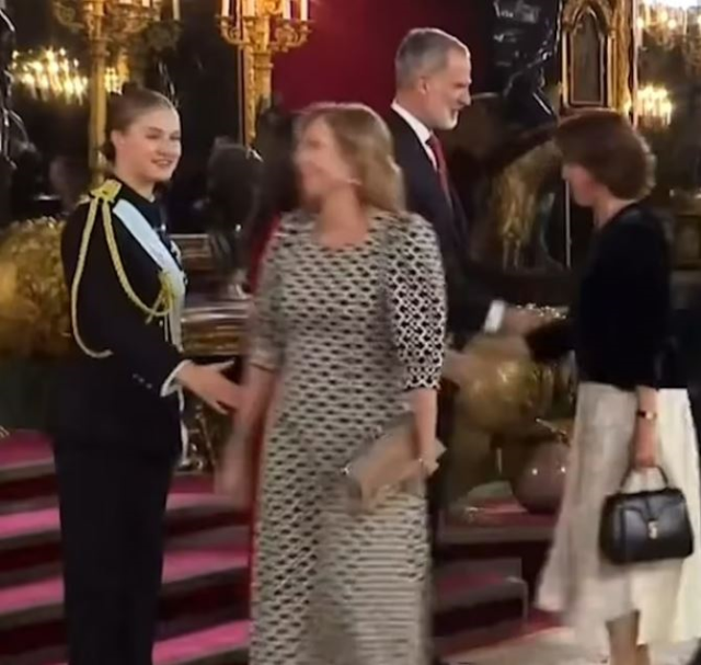 Some guests at the Spain National Day celebrations did not shake hands with Crown Princess Leonor