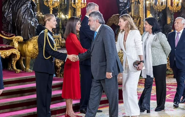 Some guests at the Spain National Day celebrations did not shake hands with Crown Princess Leonor