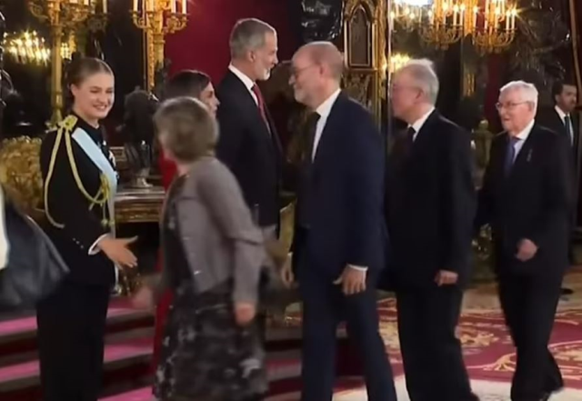 Some guests at the Spain National Day celebrations did not shake hands with Crown Princess Leonor