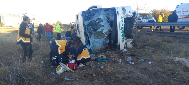 The passenger bus overturned on the Aksaray-Ankara highway! 6 people died, 20 injured