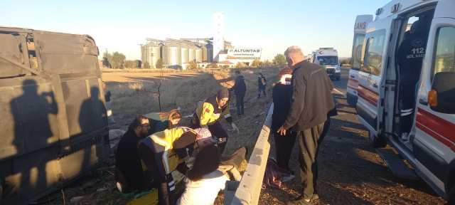 The passenger bus overturned on the Aksaray-Ankara highway! 6 people died, 20 injured