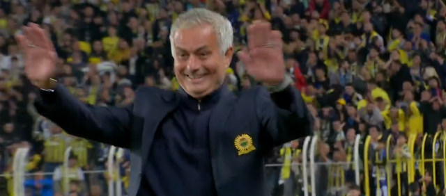 Even Mourinho couldn't believe En-Nesyri's consecutive missed goals