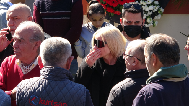 Famous singer Gülşen's father was sent off on his final journey