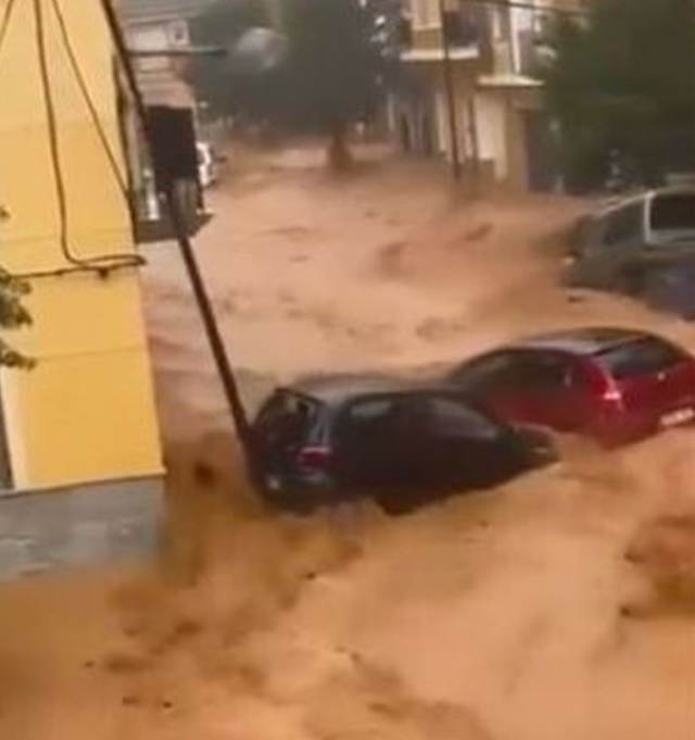 Many people have lost their lives in the floods caused by tropical rains in Spain