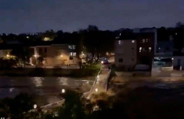 The floodwaters in Spain destroyed a giant bridge in 3 seconds