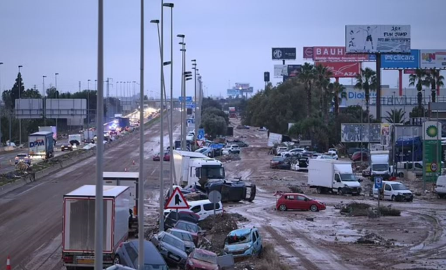 In Spain, where the death toll from the flood disaster has exceeded 200, 2000 people are unaccounted for