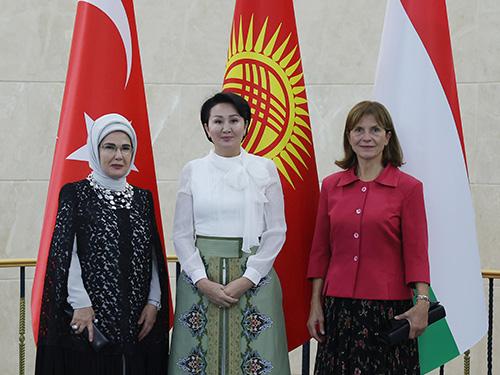 Emine Erdoğan attended the dinner hosted by the wife of the President of Kyrgyzstan, Caparova