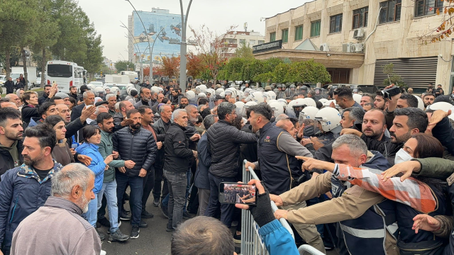 PKK sympathizers turned the area into a battlefield in Batman