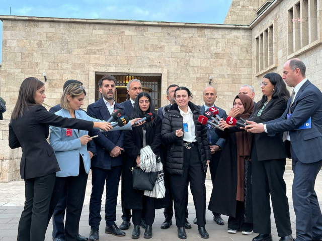 Teachers who are victims of the interview process protesting Minister Tekin cried in front of the camera