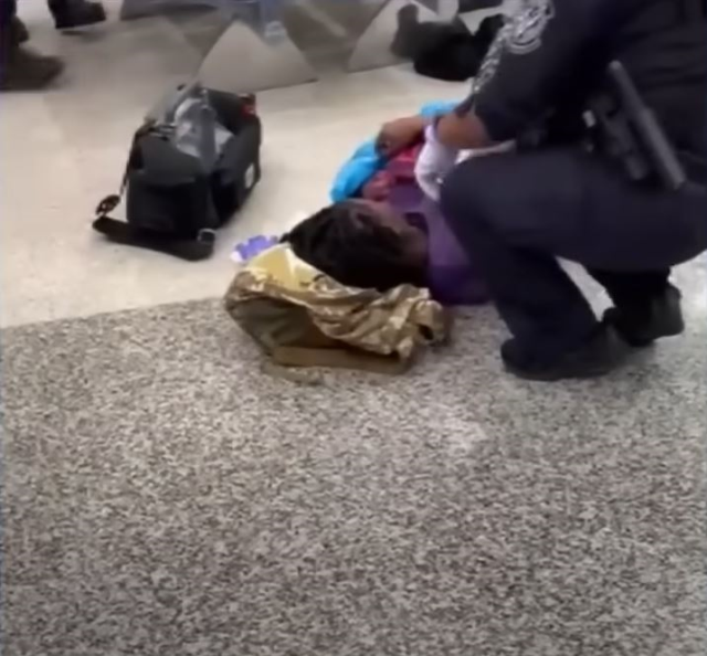 Young mother gave birth while waiting in line for a ticket at the airport