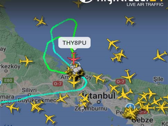 Planes are unable to land in Istanbul hit by the south wind