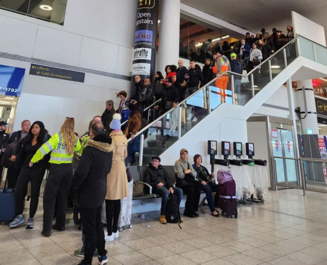 Bomb scare at the second busiest airport in the UK: Passengers evacuated