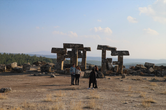 A 2,000-year-old inscription dedicated to Hadrianus was found in Uşak