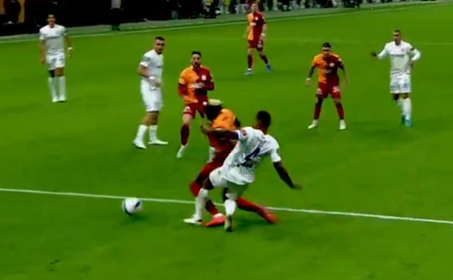 Galatasaray expected a penalty in the match against Eyüpspor