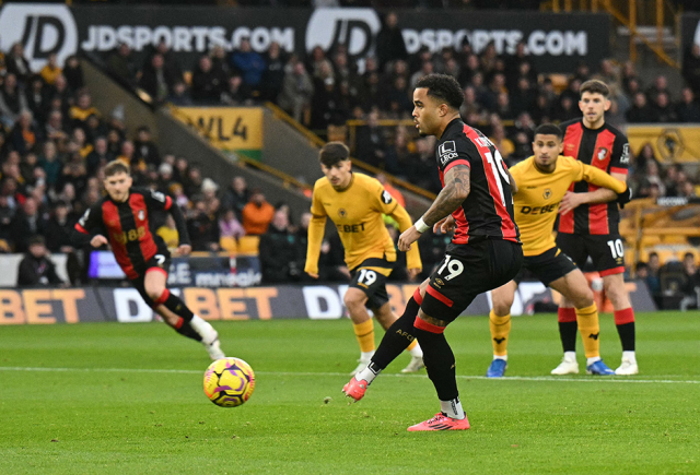 Justin Kluivert achieved a first in Premier League history