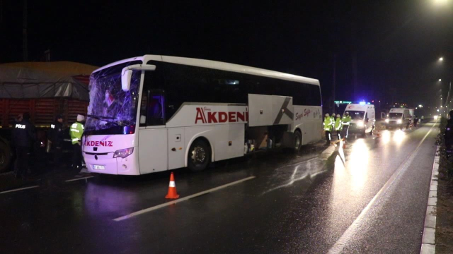 The passenger bus in Denizli collided with a truck: 1 person died, 20 people were injured