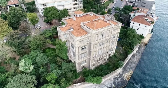 The symbol mansion of the Bosphorus is for sale! Its value is jaw-dropping