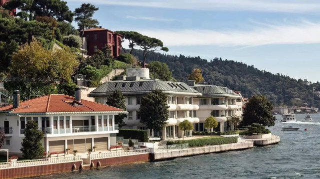 The symbol mansion of the Bosphorus is for sale! Its value is jaw-dropping