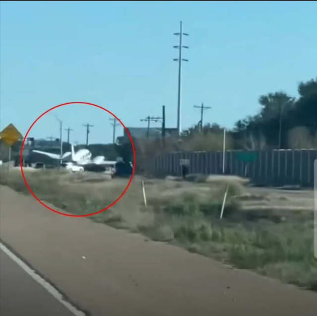 The out-of-control plane fell onto the highway: 4 people were injured