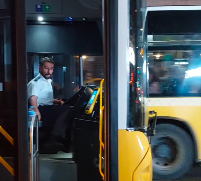 The İETT bus driver who got angry at the passenger left the bus