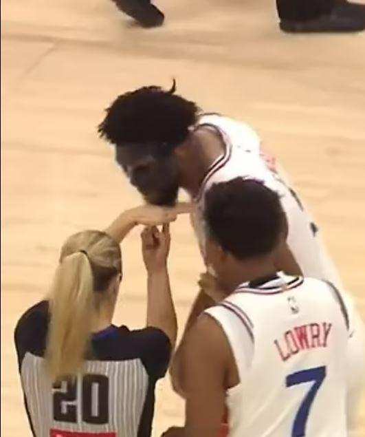 2.13-meter tall basketball player attacked the female referee